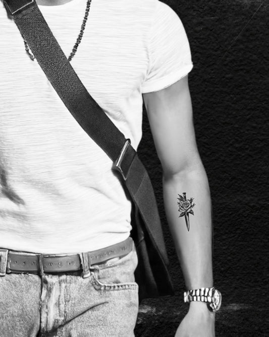 N°424 - Rose avec dague