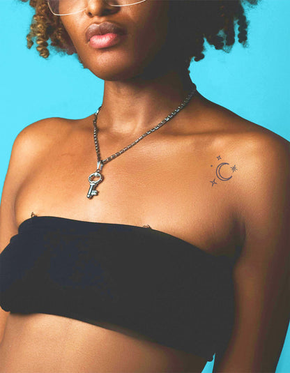 N°617 - Tatouage lune étoilée